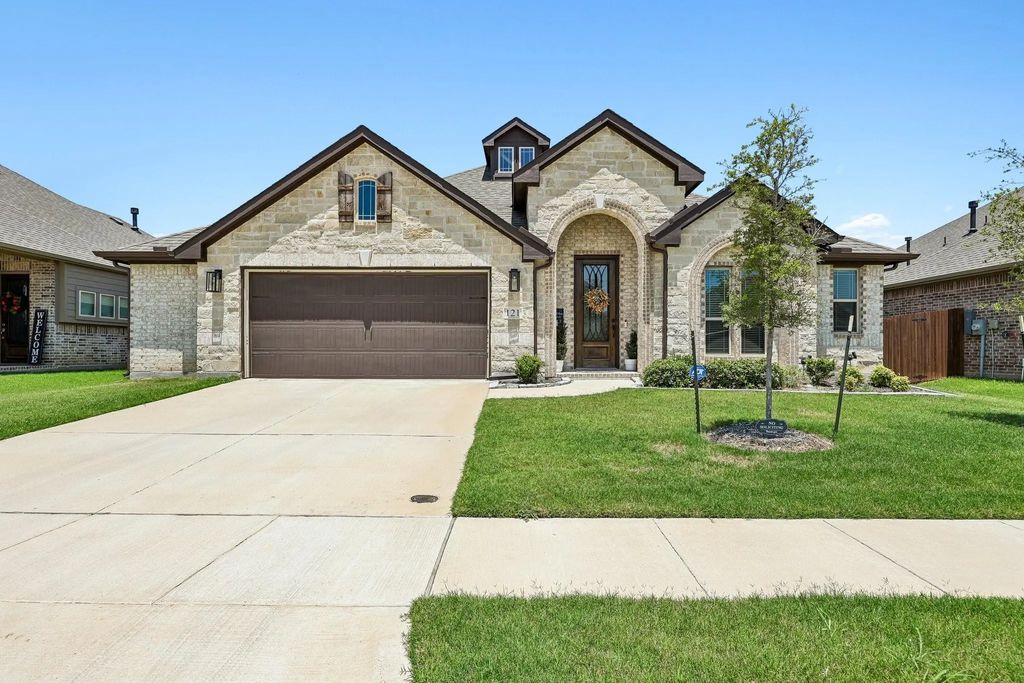 121 Claywood Drive, Glenn Heights