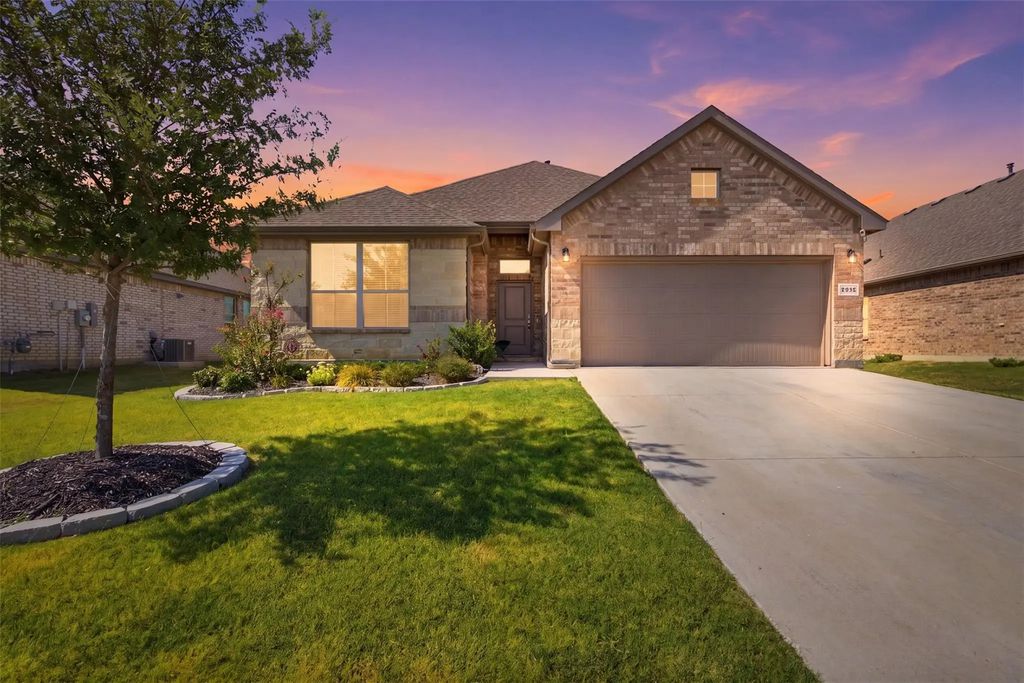5213 Crystal Lake Avenue, Krum
