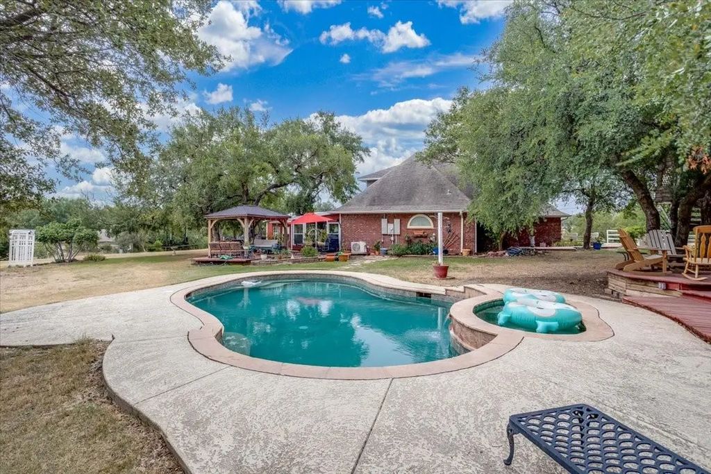 9500 Boat Club Road, Fort Worth