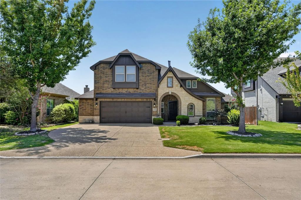 5252 Smokey Ridge Drive, Fort Worth