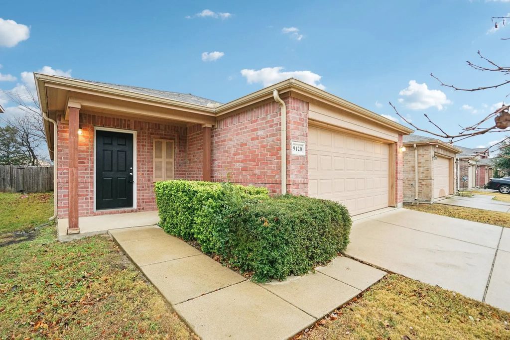 9120 Sun Haven Way, Fort Worth