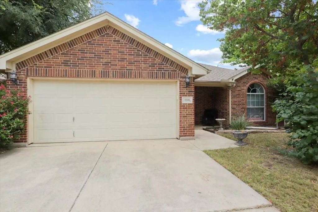 1220 Round Pen Run, Fort Worth