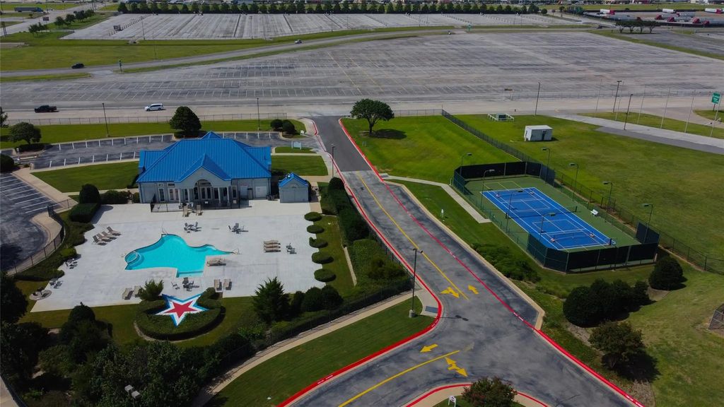 3575 Lone Star Circle 802, Fort Worth