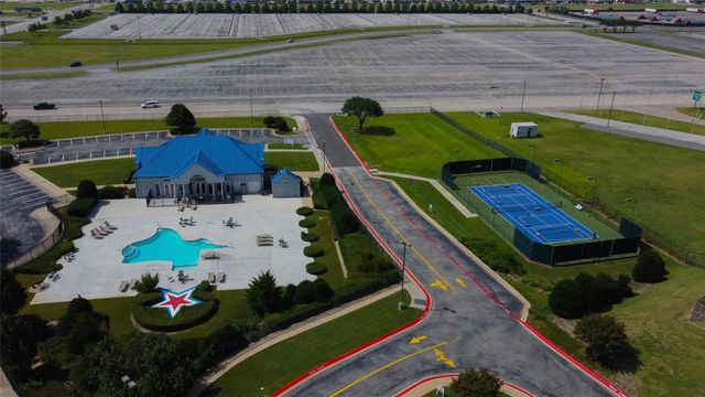 3575 Lone Star Circle 802, Fort Worth