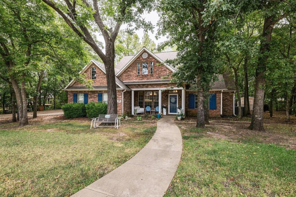 107 Lauren Lane, Pottsboro