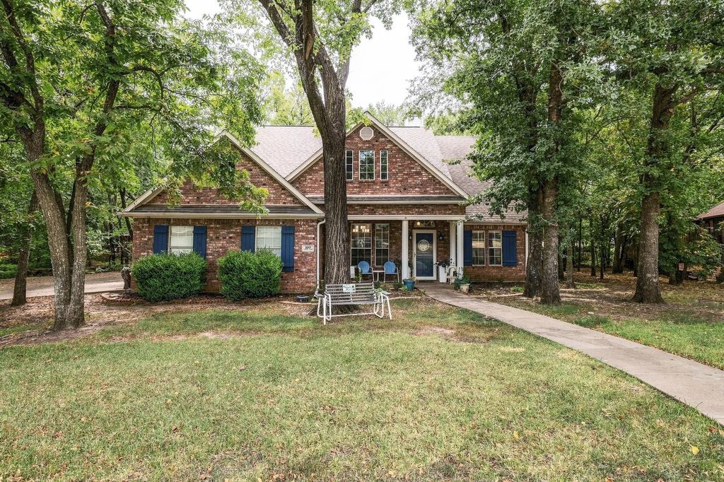 107 Lauren Lane, Pottsboro