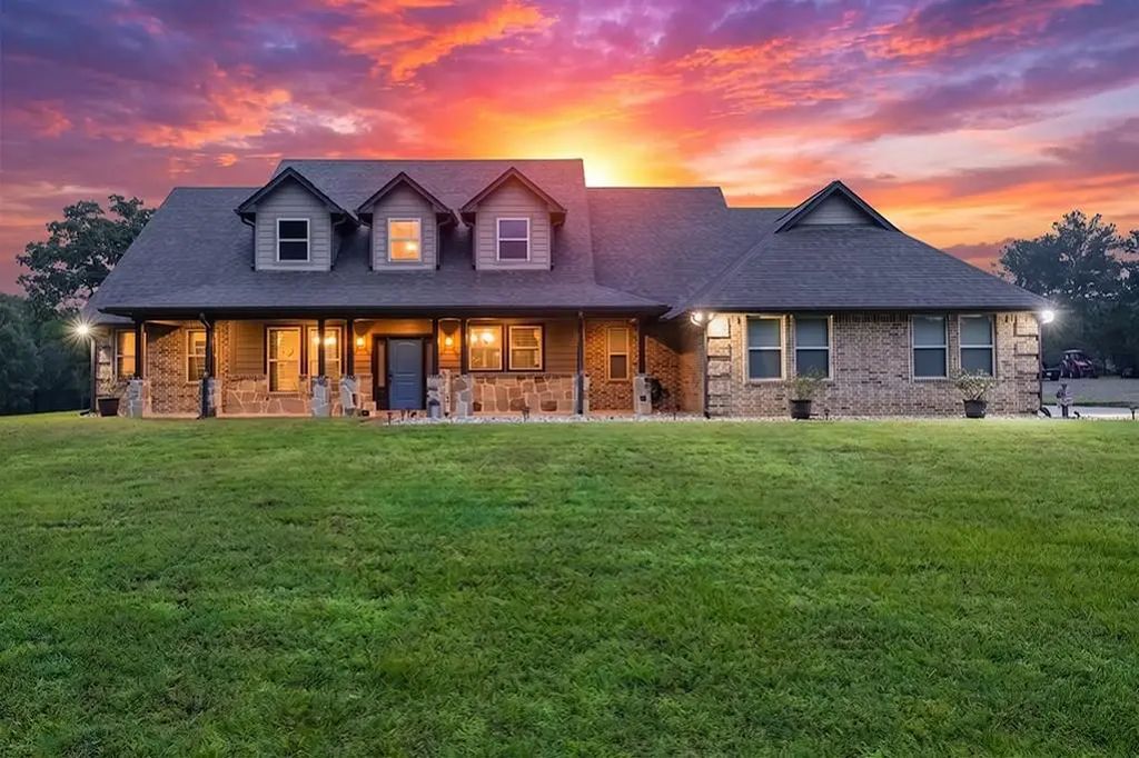 1408 Pine Wilderness Drive, Queen City