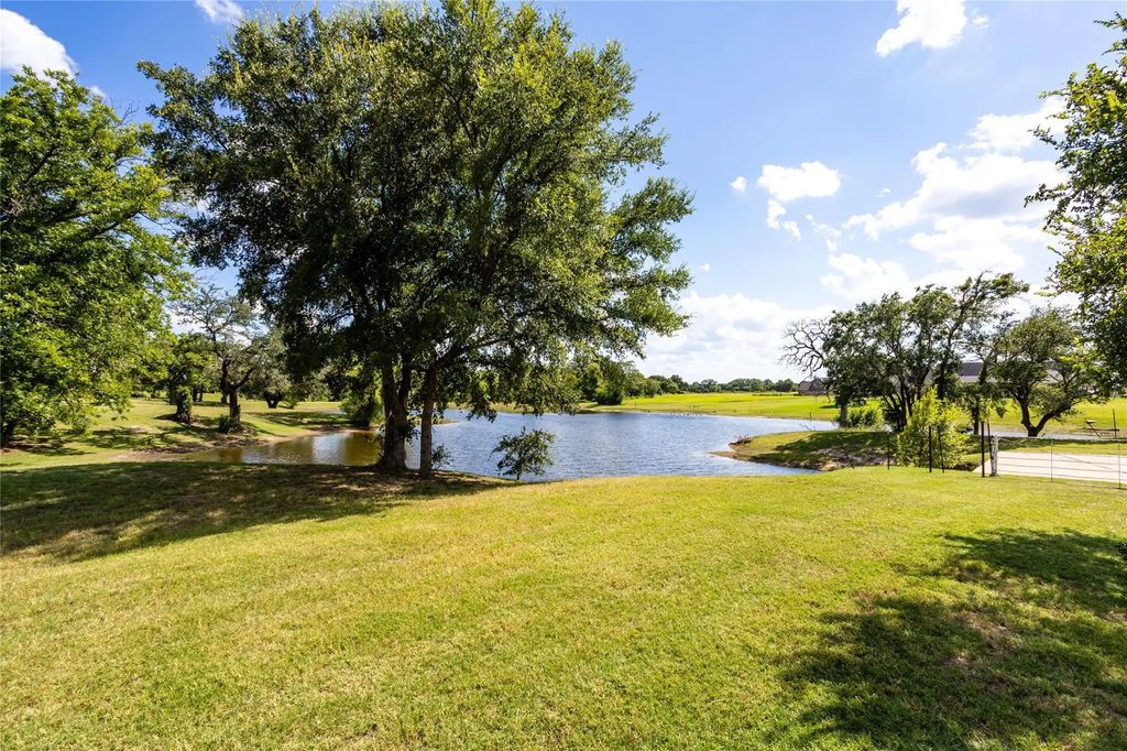 505 Acorn Trail, Granbury