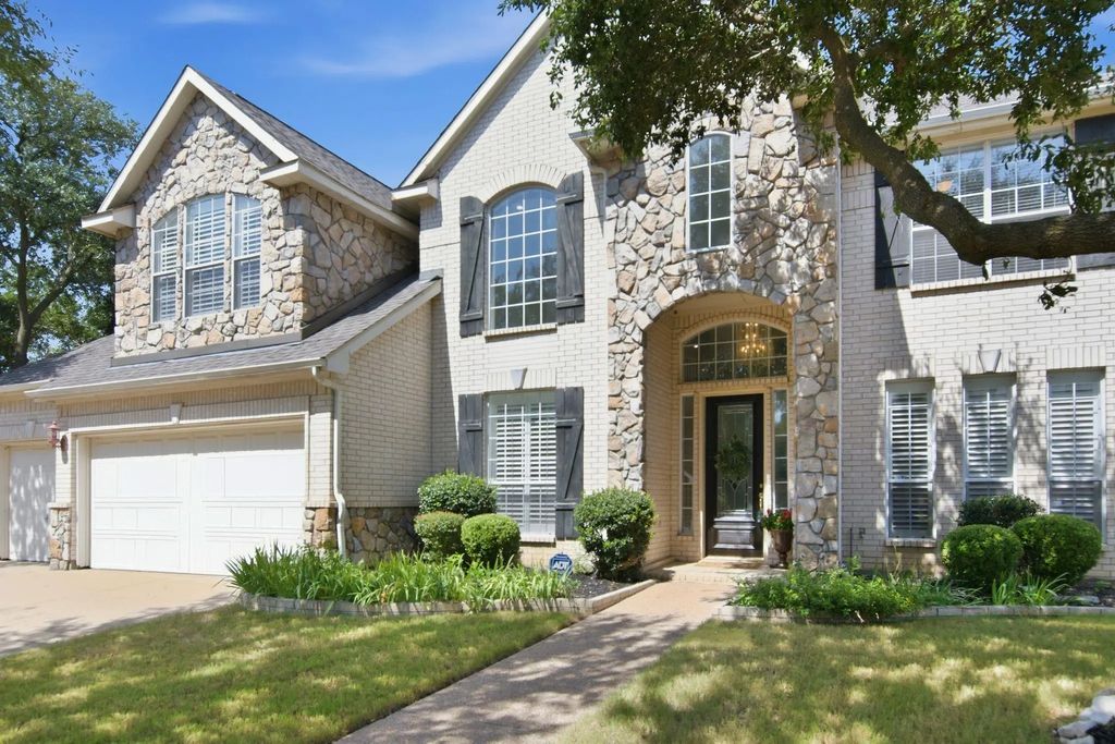 5016 Daylily Court, Fort Worth