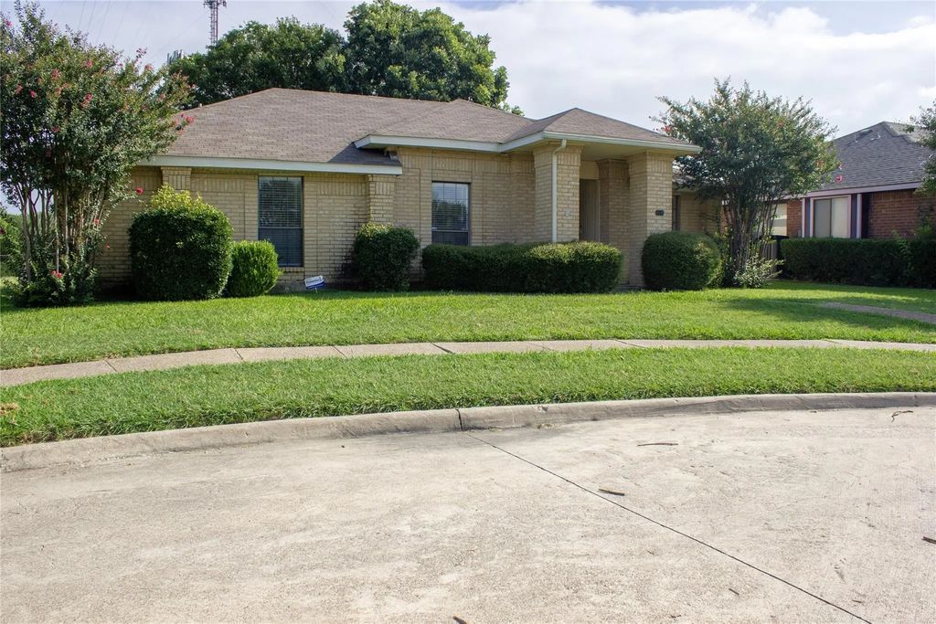 4505 Beaus Way, Garland