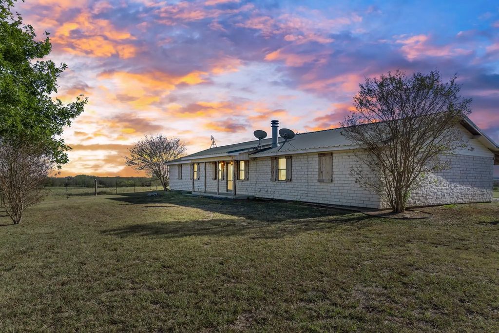 902 Mockingbird Lane, Moody