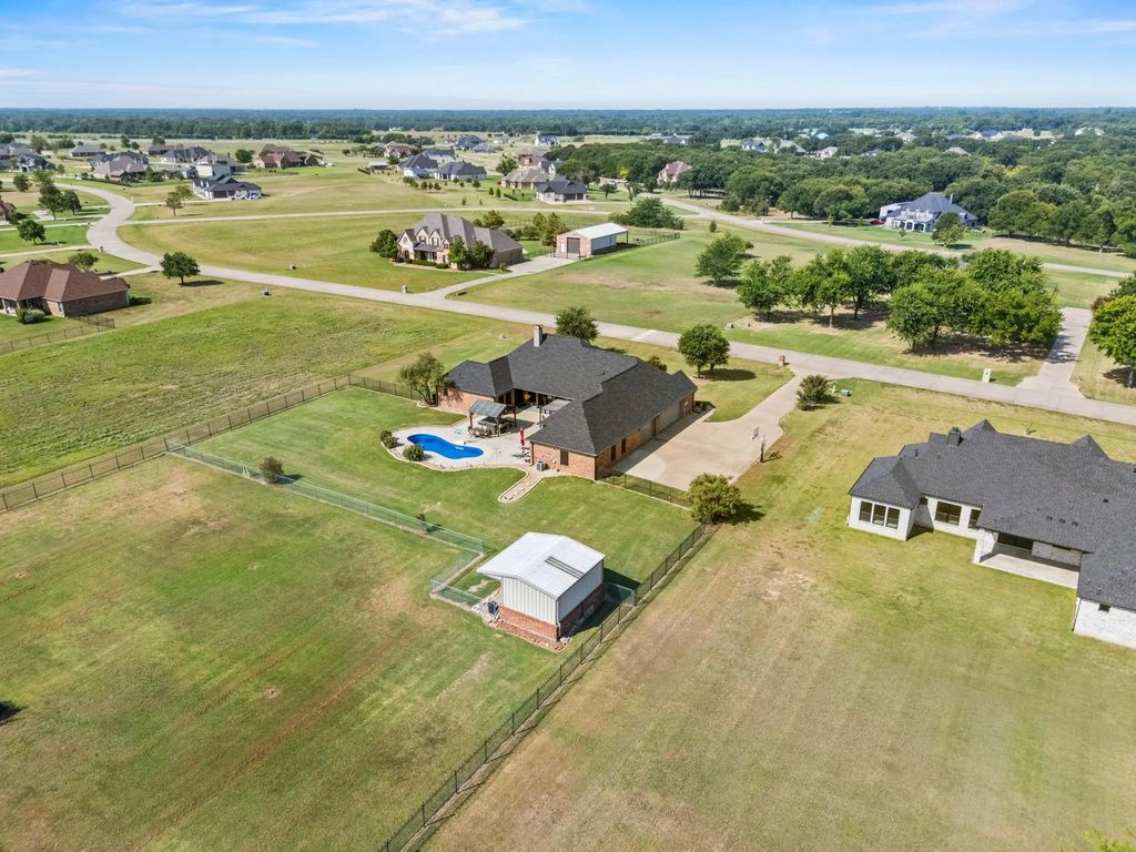 1354 Shadow Lakes Drive, Wills Point