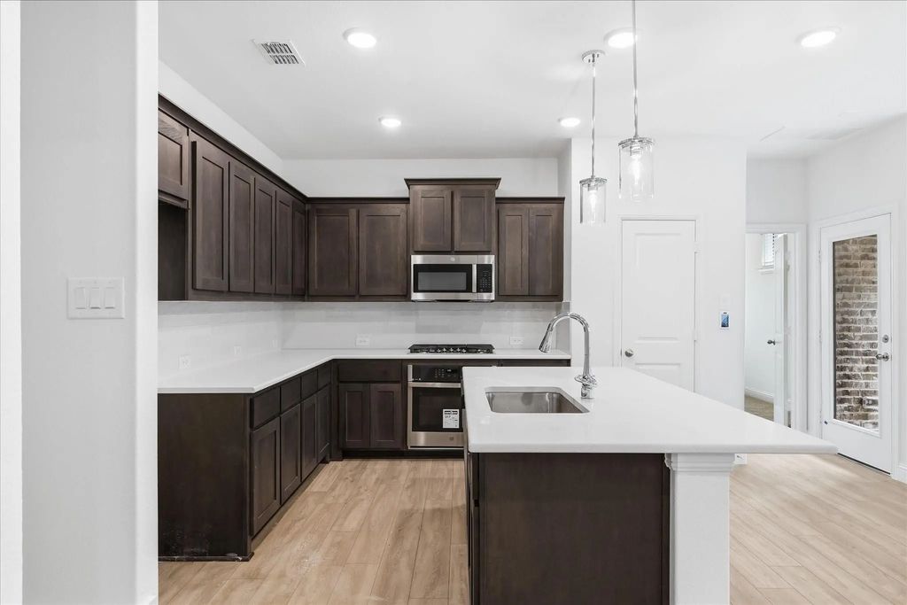 186 Balboa Lane 8, Princeton