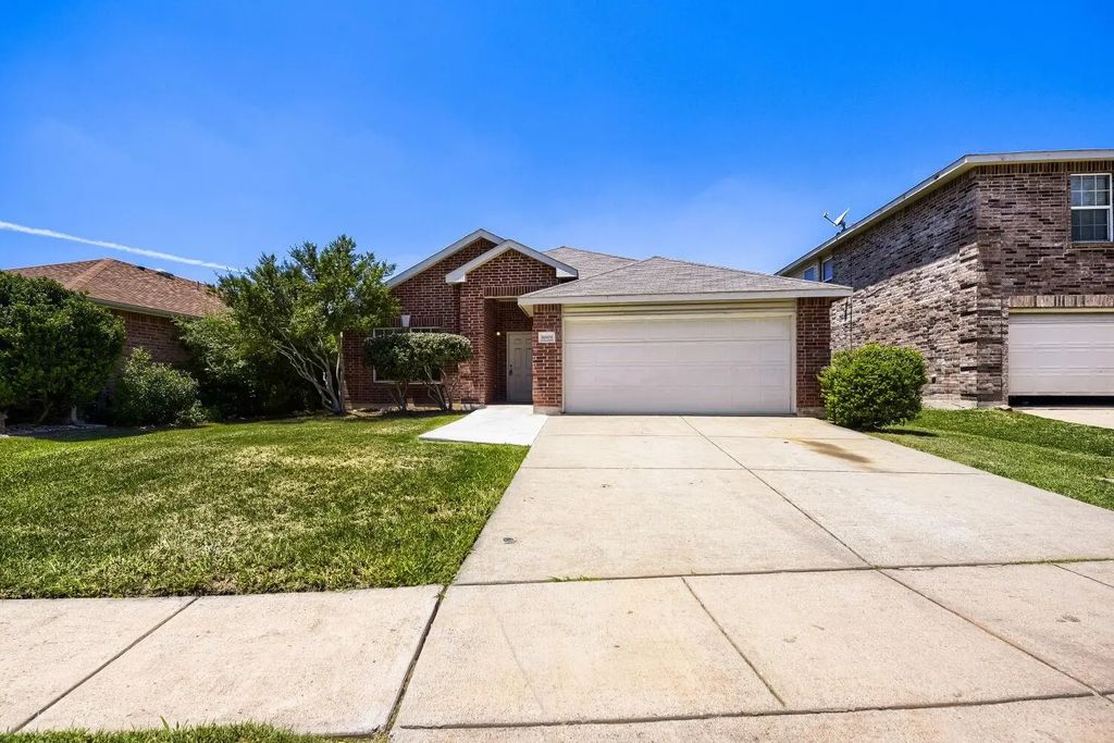 16909 Fenwick Court, Fort Worth