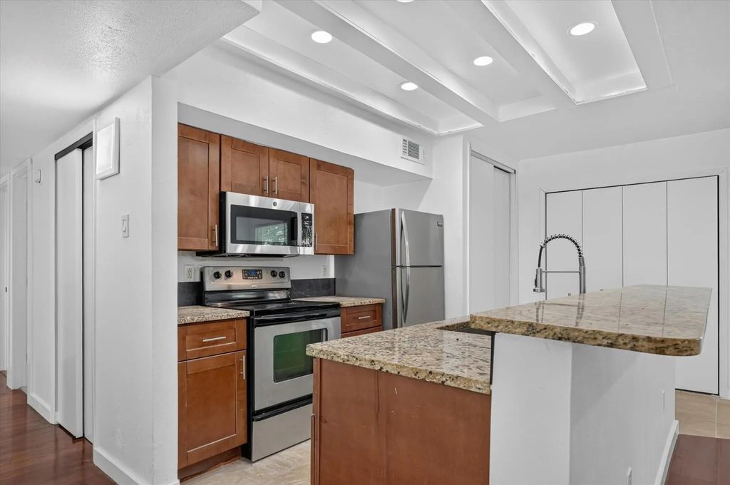 2861 Mark Twain Drive, Farmers Branch