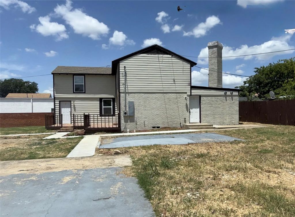 7629 Military Parkway, Dallas