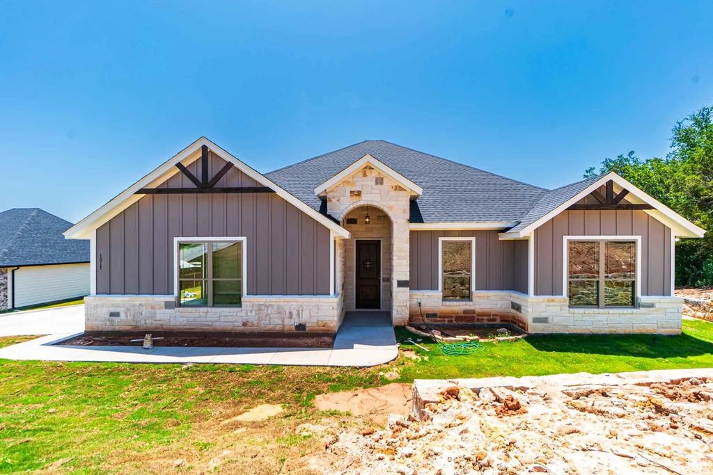 1017 Mojave Trail, Granbury