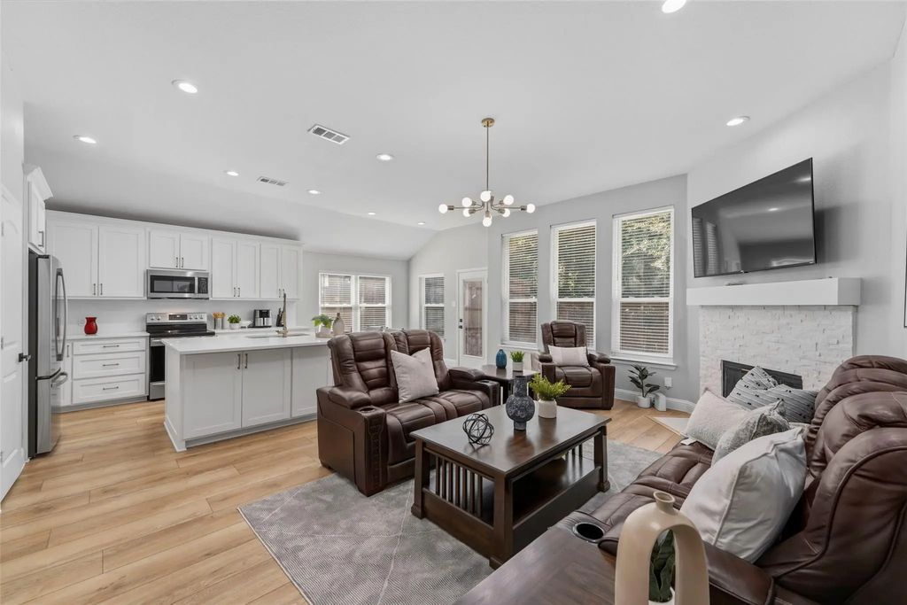 5554 Canyon Lands Drive, Fort Worth