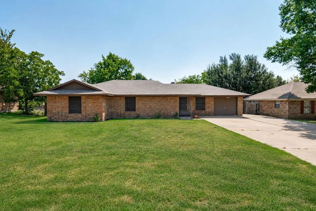 717 Adams Drive, Crandall