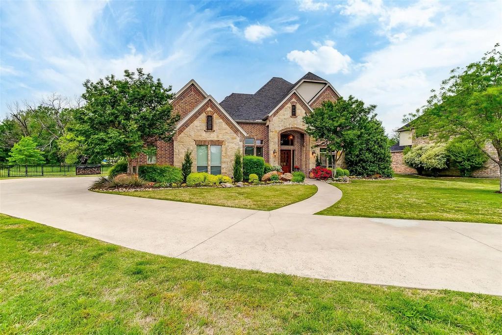 203 Augusta Court, Aledo