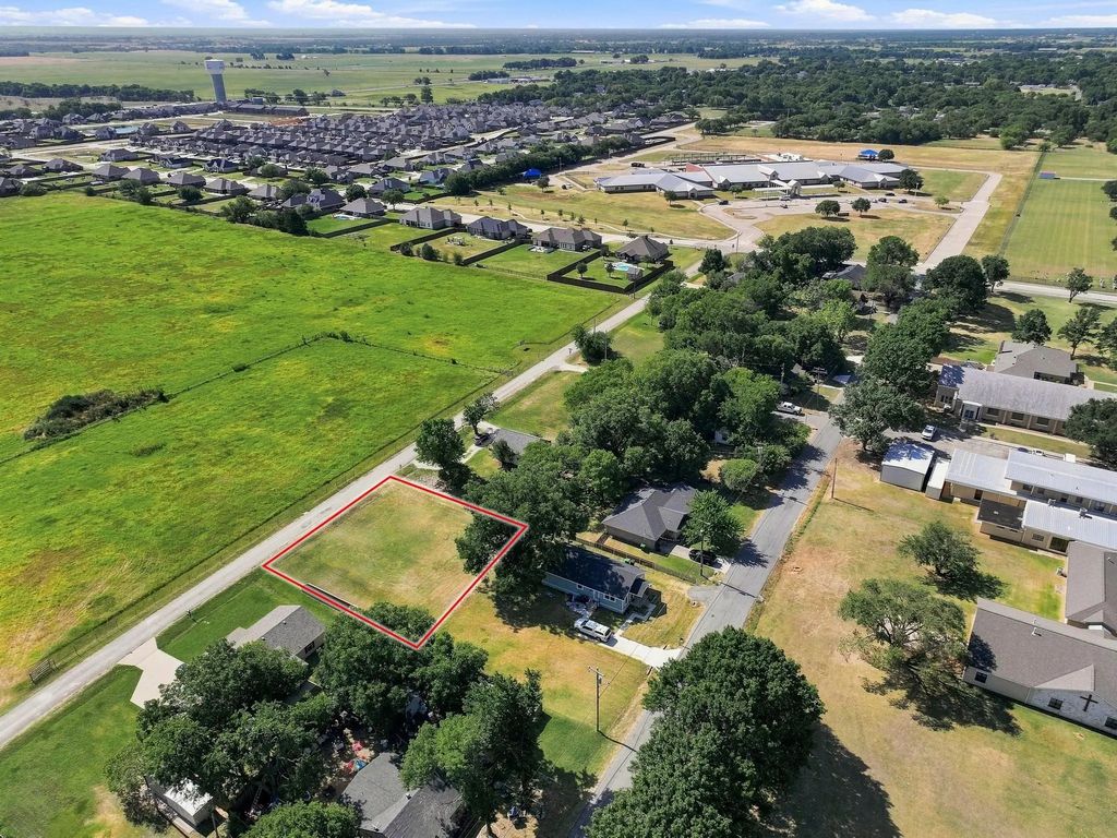 1018 Yarbrough Street, Pilot Point