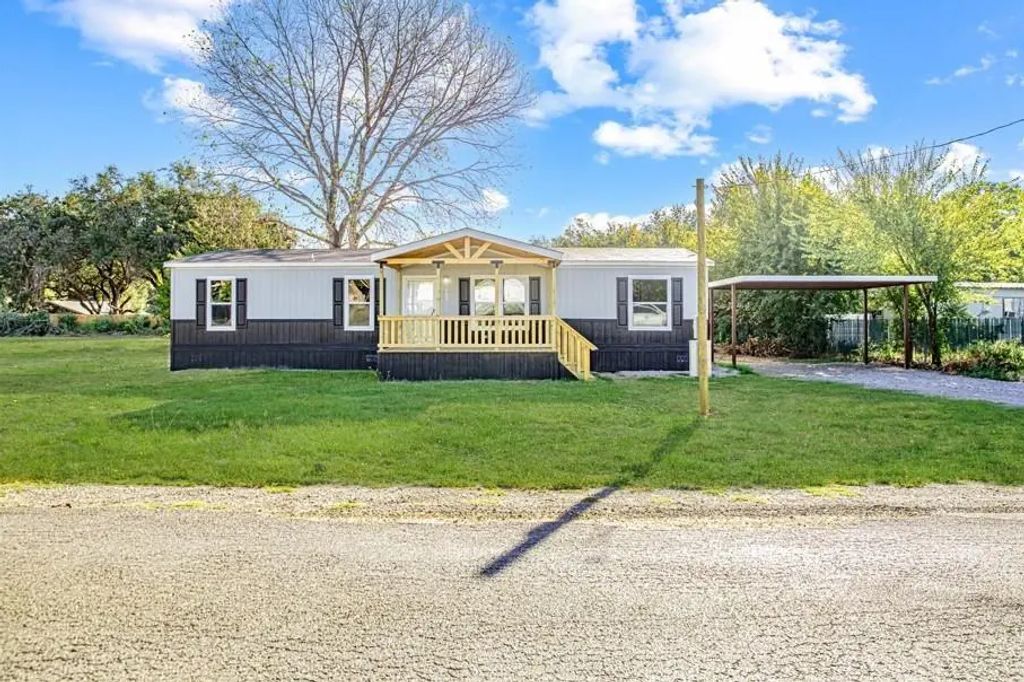 123 Kelly Court, Azle