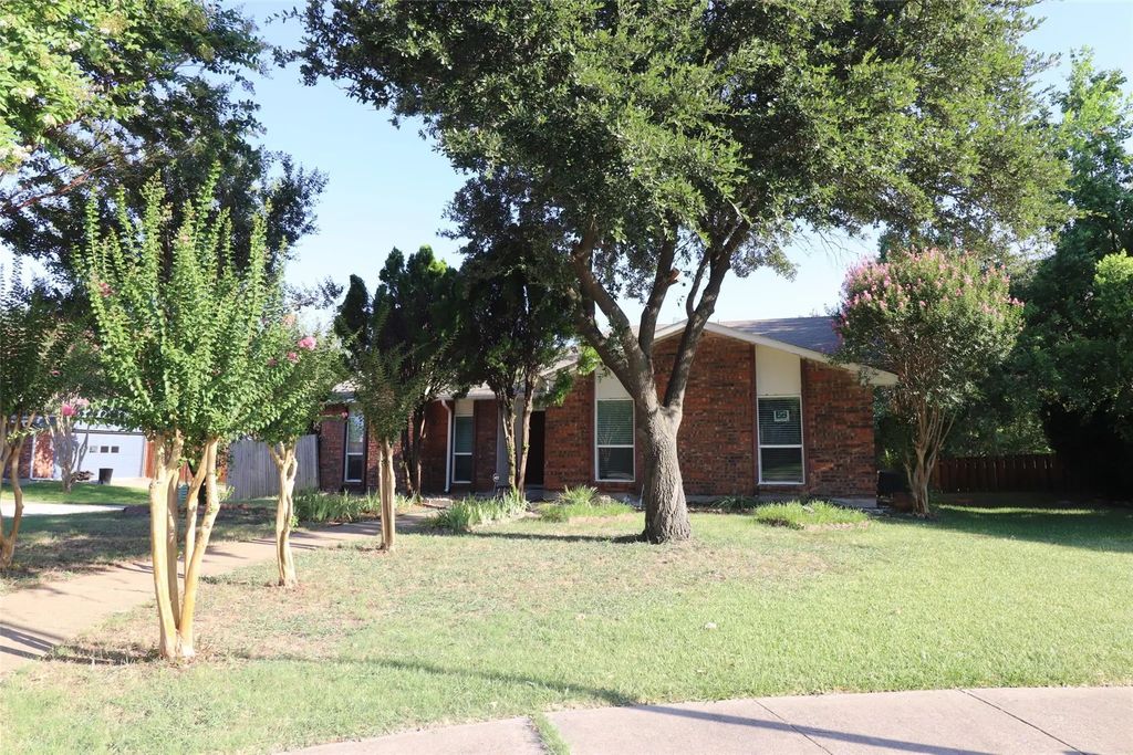 1504 Fair Oaks Drive, Richardson