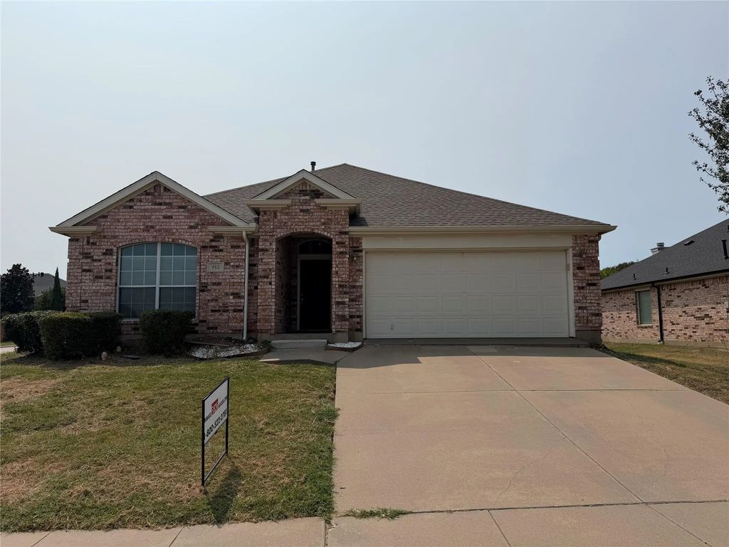 912 Tabasco Trail, Arlington
