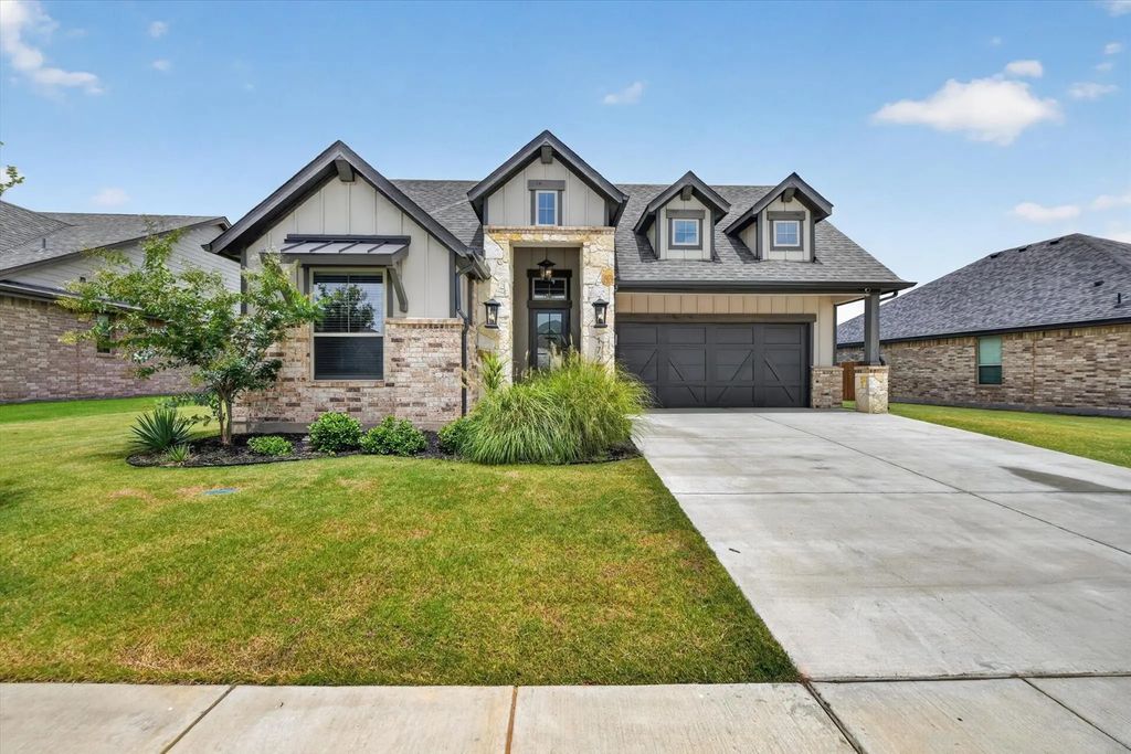 1720 River Bend Road, Burleson