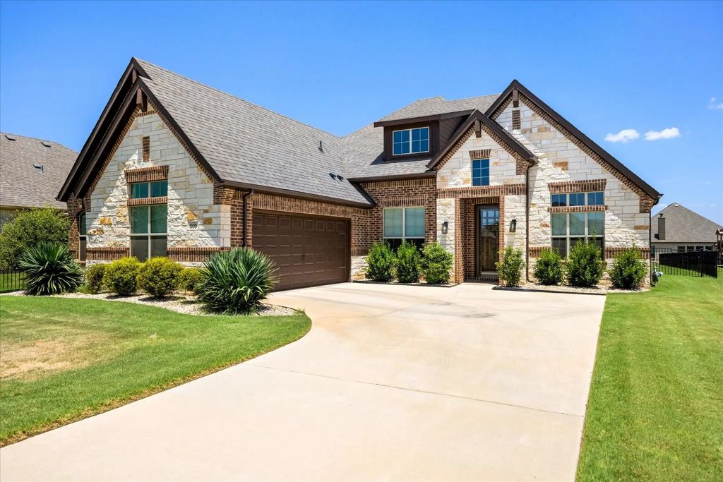 509 River Bank Court, Granbury