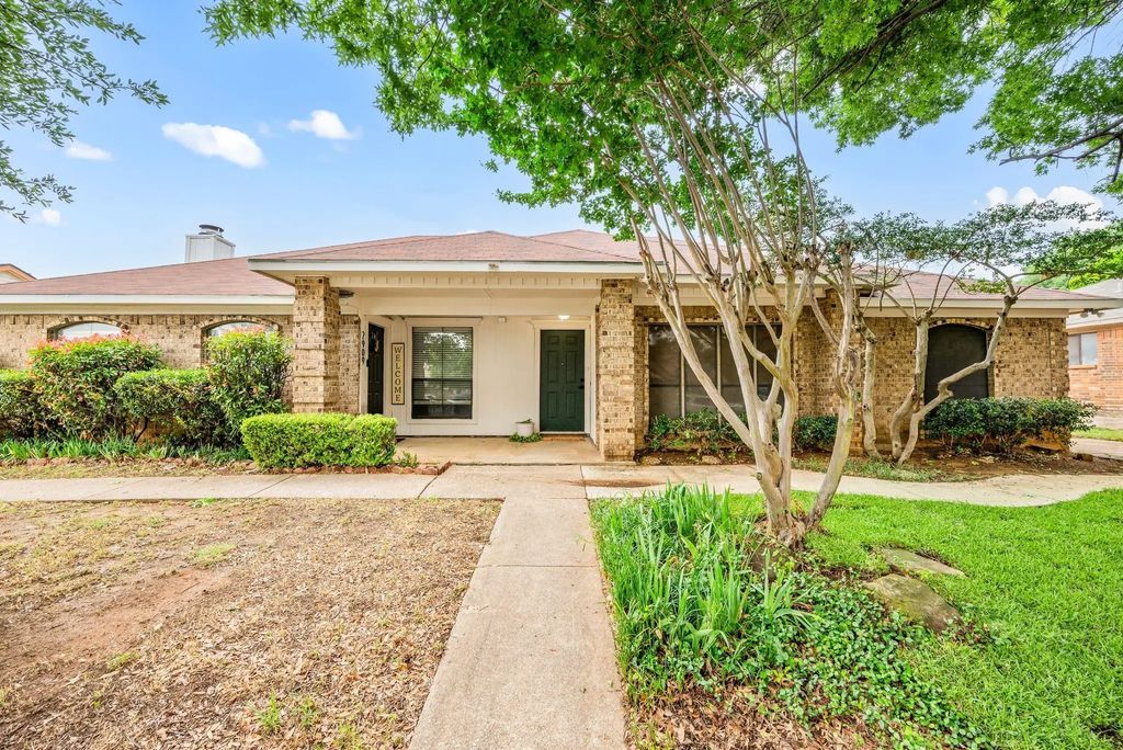 2911 Post Oak Drive, Euless