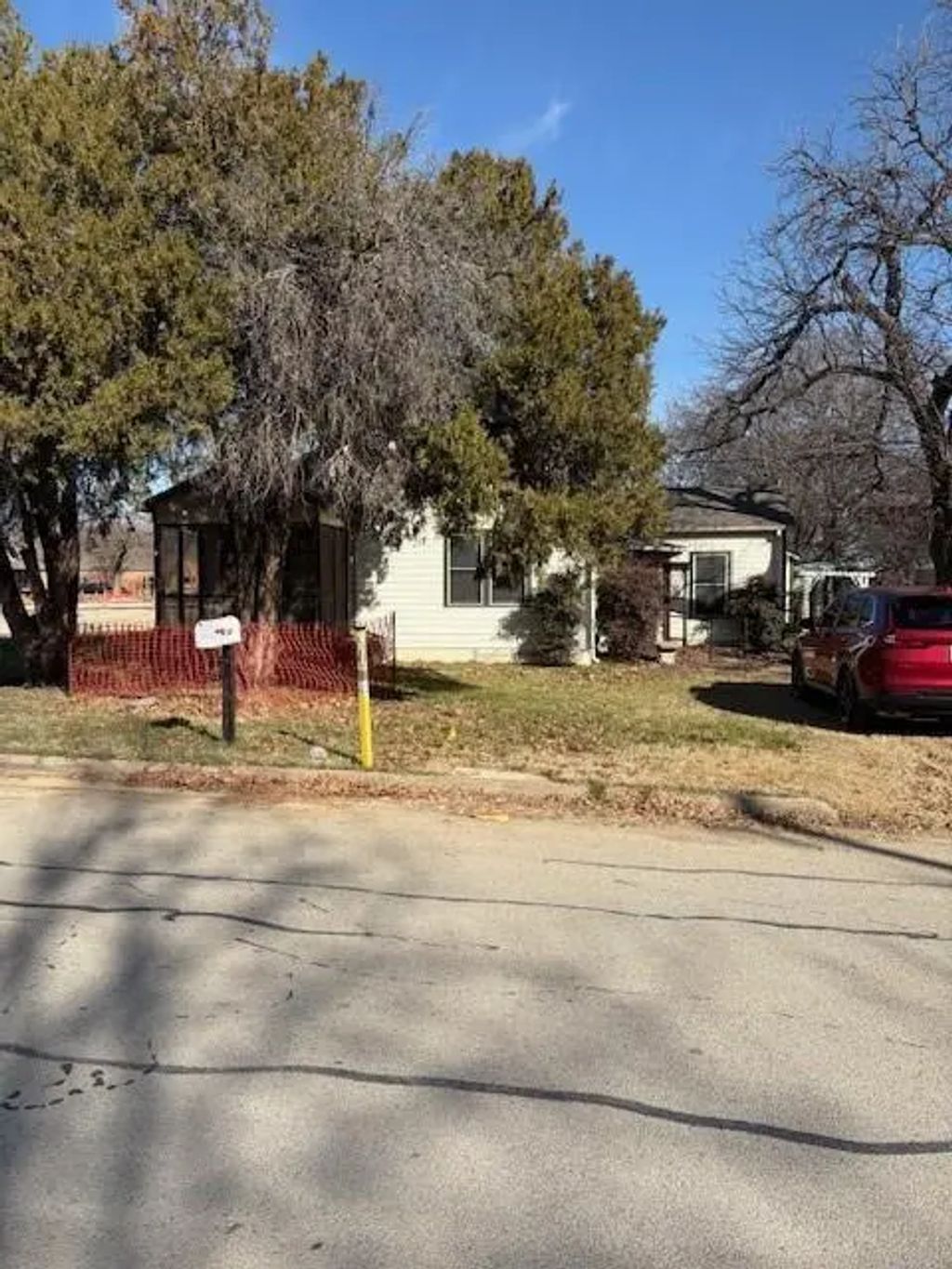 201 E Vine Street, Keller