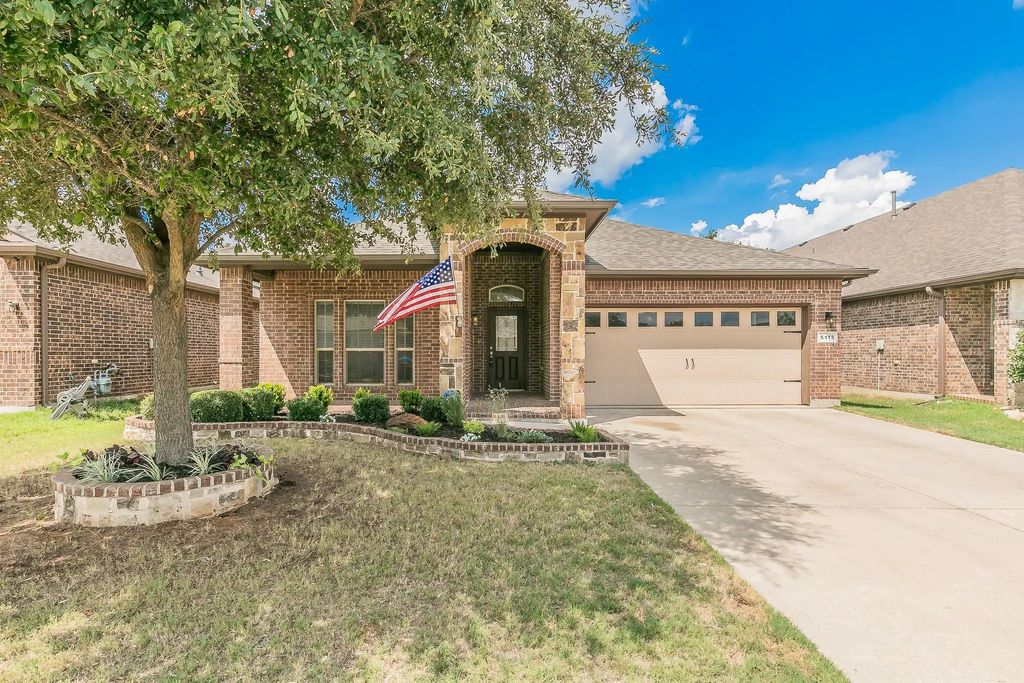 5115 Prestwick Drive, Arlington