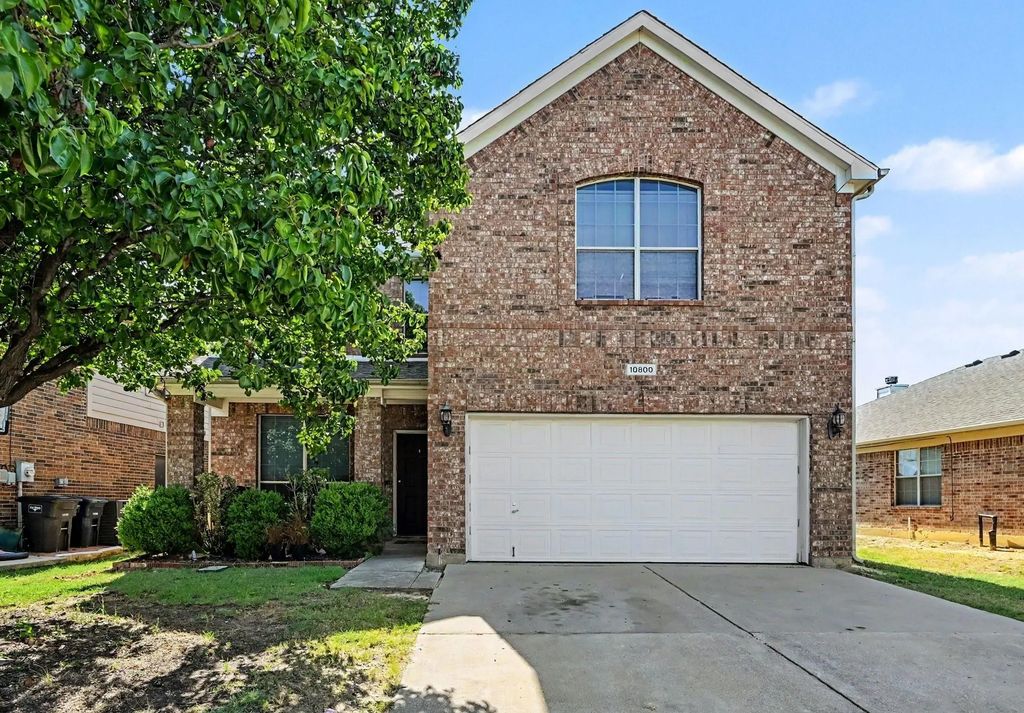 10800 Emerald Park Lane, Fort Worth