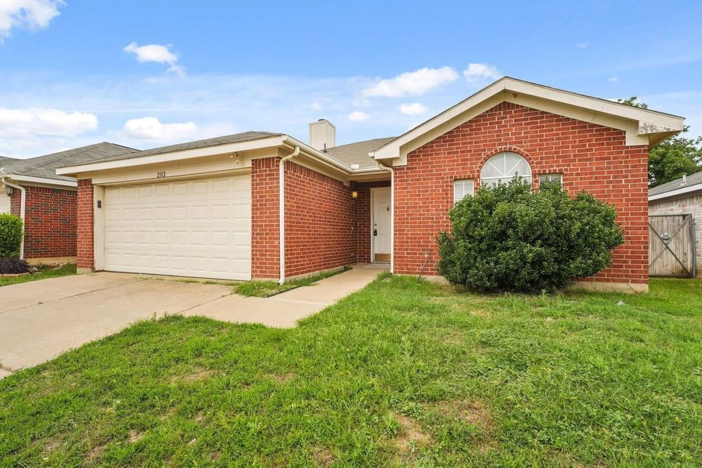 2312 Corral Drive, Fort Worth