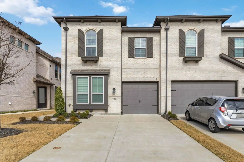 1128 Queensdown Way, Forney