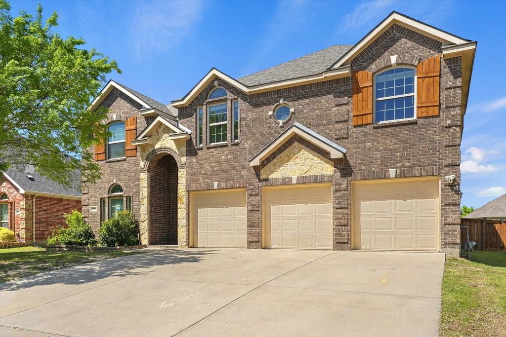 2824 Pino, Grand Prairie