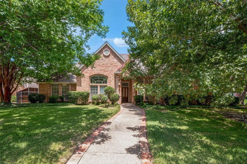 106 Charlottesville Avenue, Colleyville