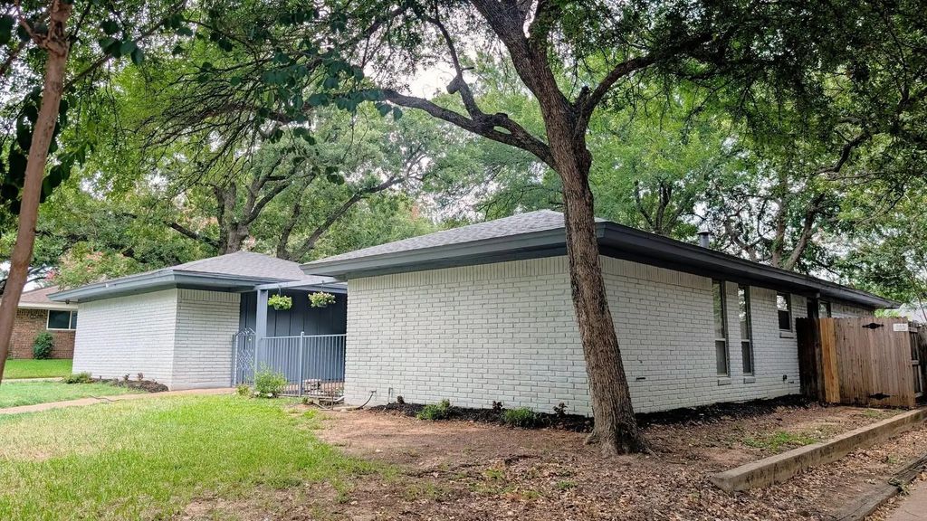 1756 Cynthia Lane, Hurst