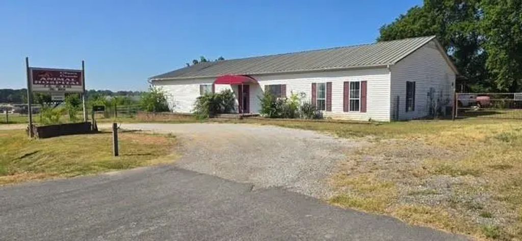 10621 Fm 2450, Sanger