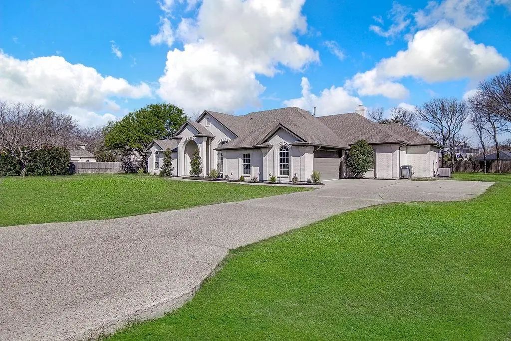 125 Devon Court, Weatherford