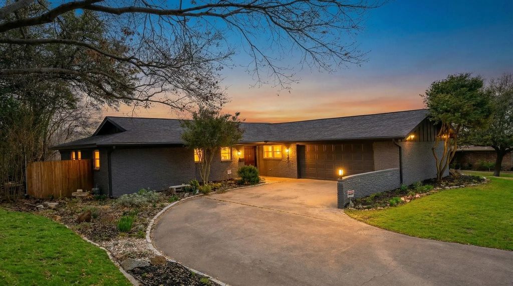 6525 Dakar Road W, Fort Worth
