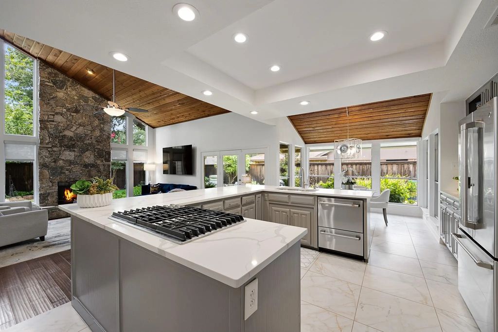 4203 Brooktree Lane, Dallas