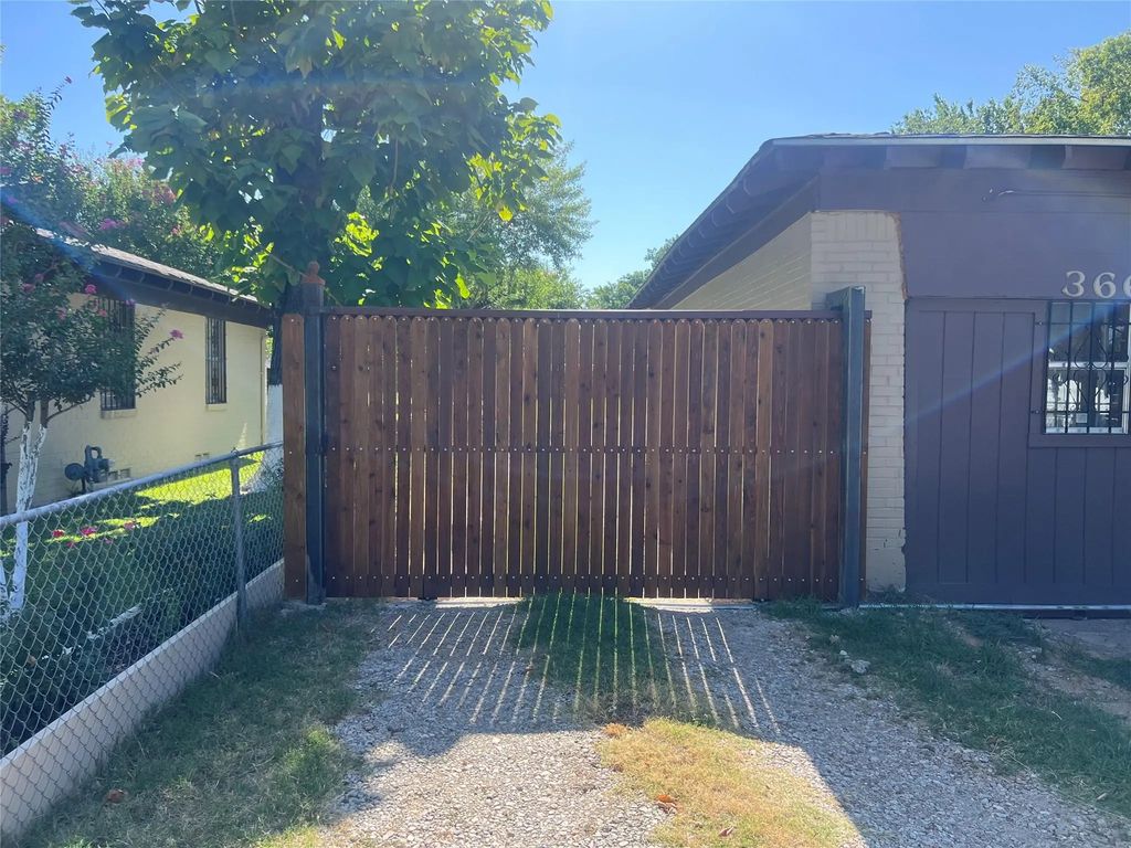 366 S St Augustine Drive, Dallas