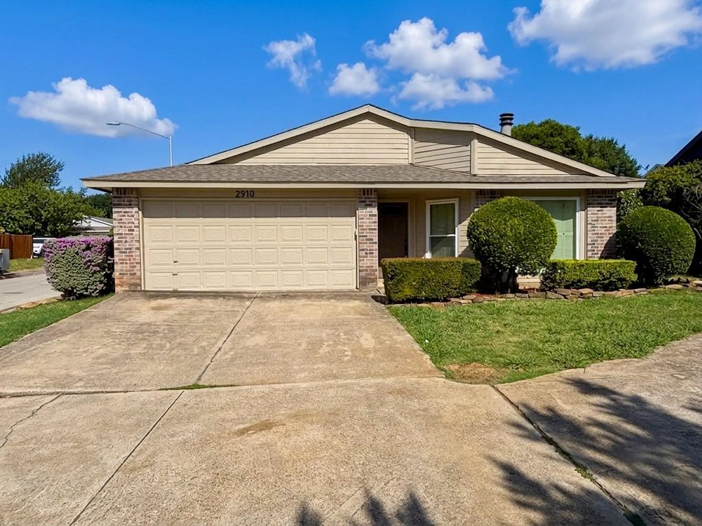 2910 Galemeadow Drive, Fort Worth