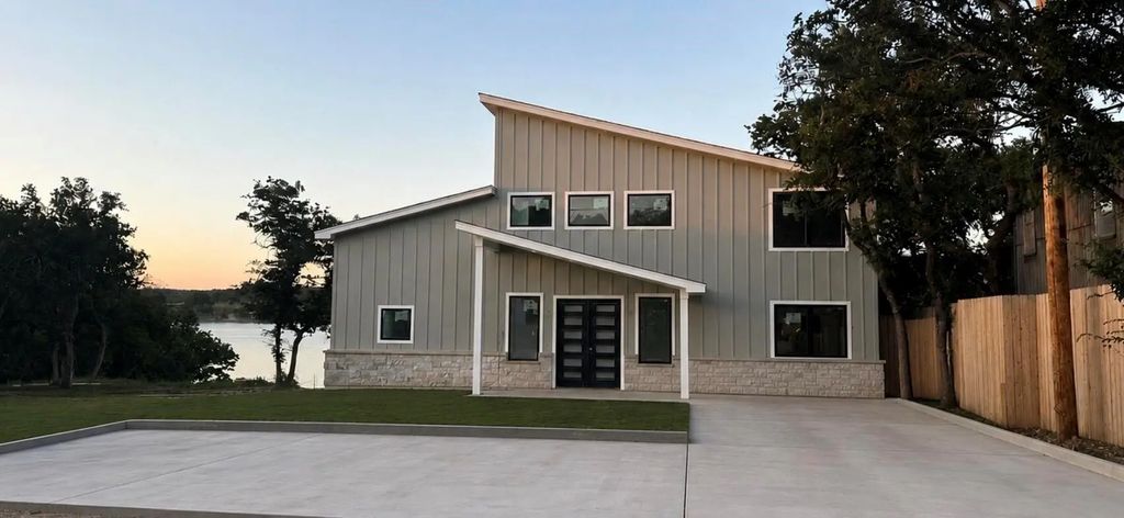8222 County Road 607, Lake Brownwood