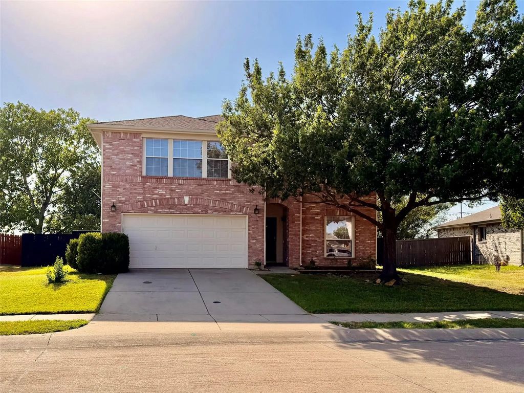 1313 Dakota Trail, Krum