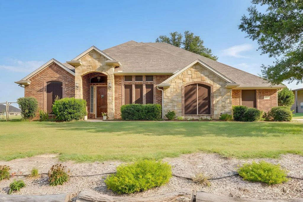 505 Morrow Road, Springtown