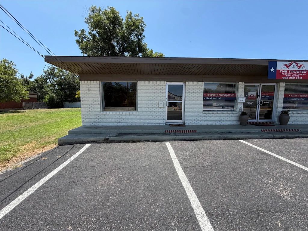 417 W Pearl Street, Granbury