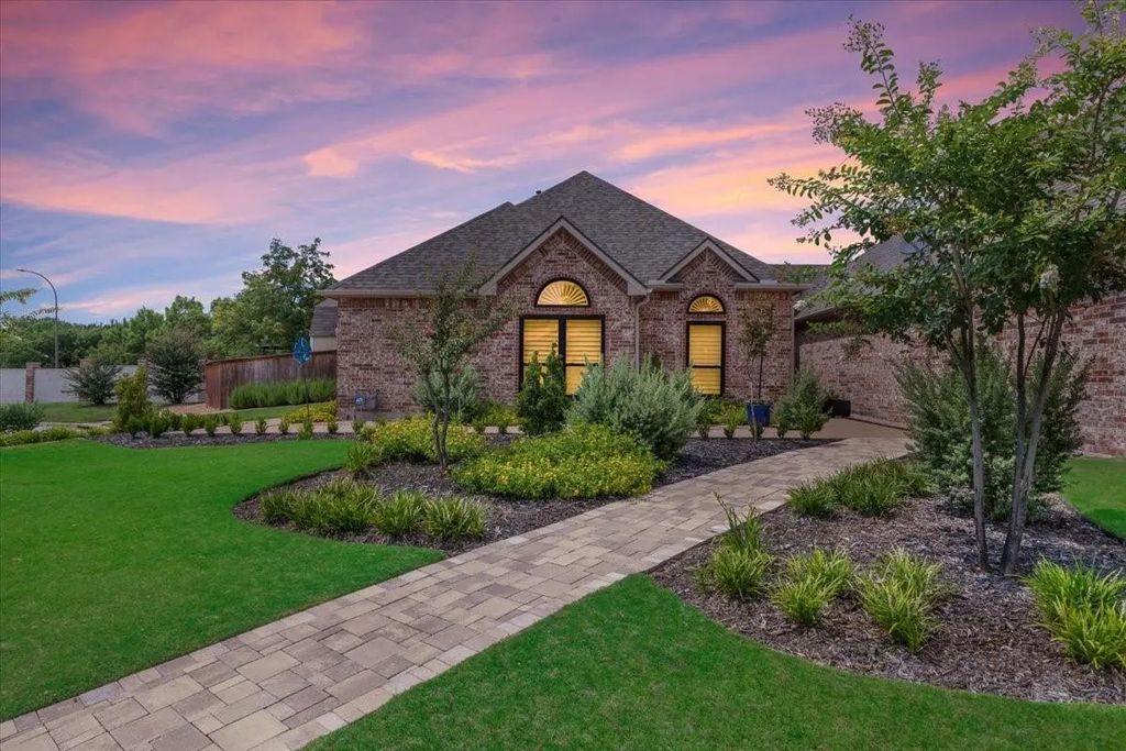 2105 Norwood Lane, Arlington